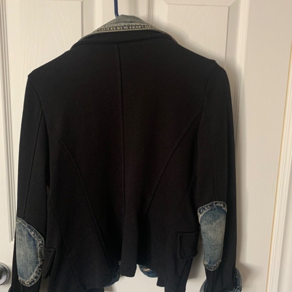 Frederick Ian Made in Italy  Size Small .  Sleeves can be 25” long /21” rolled - Picture 2 of 4